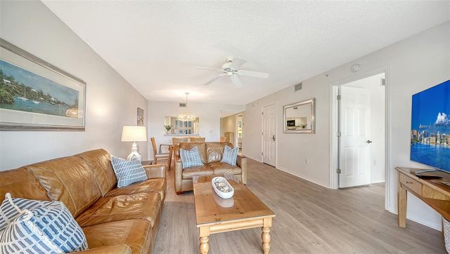 9330 CLUBSIDE CIRCLE 3202, Sarasota, FL 34238