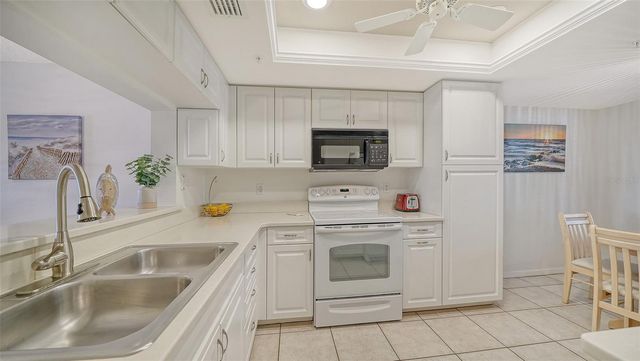 9330 CLUBSIDE CIRCLE 3202, Sarasota, FL 34238