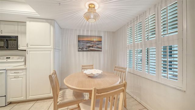 9330 CLUBSIDE CIRCLE 3202, Sarasota, FL 34238