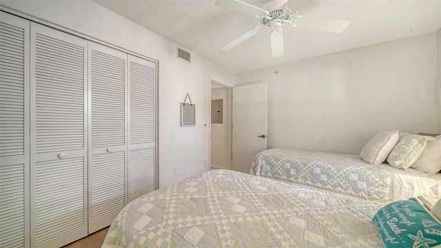 9330 CLUBSIDE CIRCLE 3202, Sarasota, FL 34238
