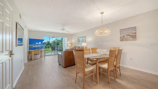 9330 CLUBSIDE CIRCLE 3202, Sarasota, FL 34238