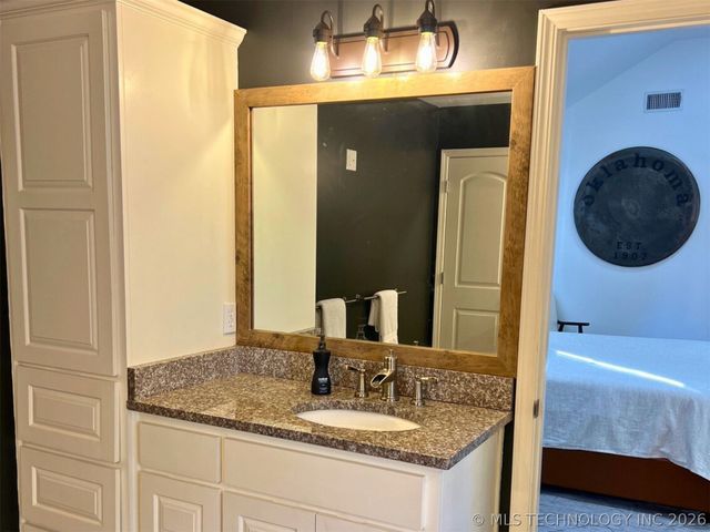 957 E 37th Street, Tulsa, OK 74105