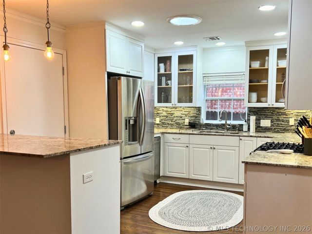 957 E 37th Street, Tulsa, OK 74105