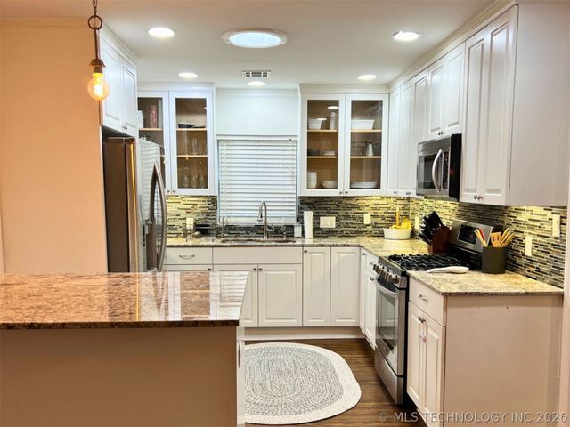 957 E 37th Street, Tulsa, OK 74105