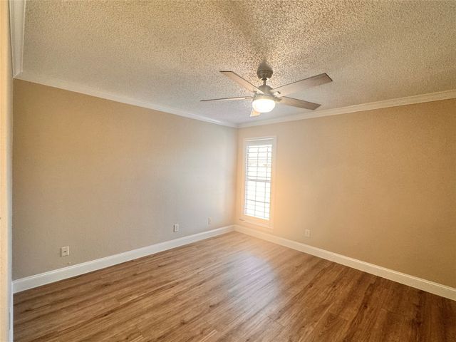 9435 Blue Jay Way, Irving, TX 75063