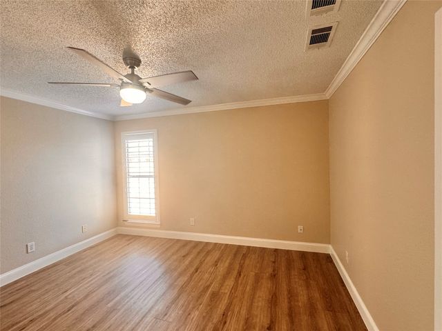 9435 Blue Jay Way, Irving, TX 75063