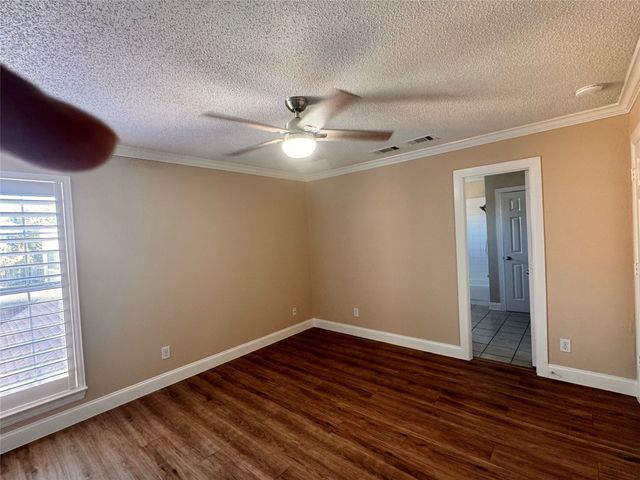 9435 Blue Jay Way, Irving, TX 75063