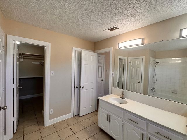 9435 Blue Jay Way, Irving, TX 75063