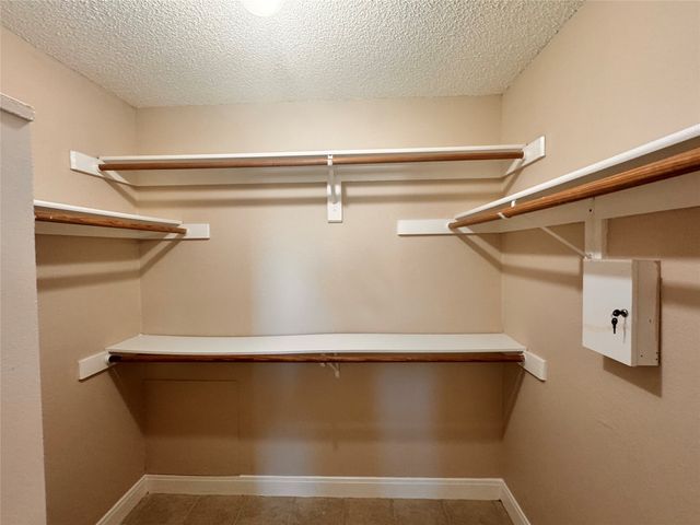 9435 Blue Jay Way, Irving, TX 75063