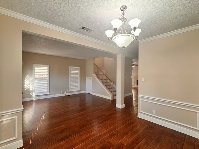 9435 Blue Jay Way, Irving, TX 75063