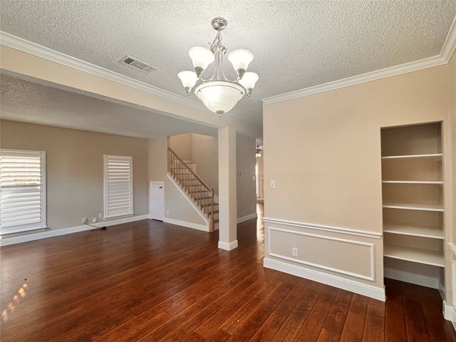 9435 Blue Jay Way, Irving, TX 75063