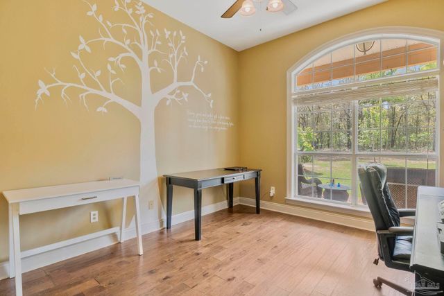 5700 Hunters Oak Trl, Milton, FL 32570