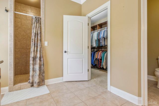 5700 Hunters Oak Trl, Milton, FL 32570