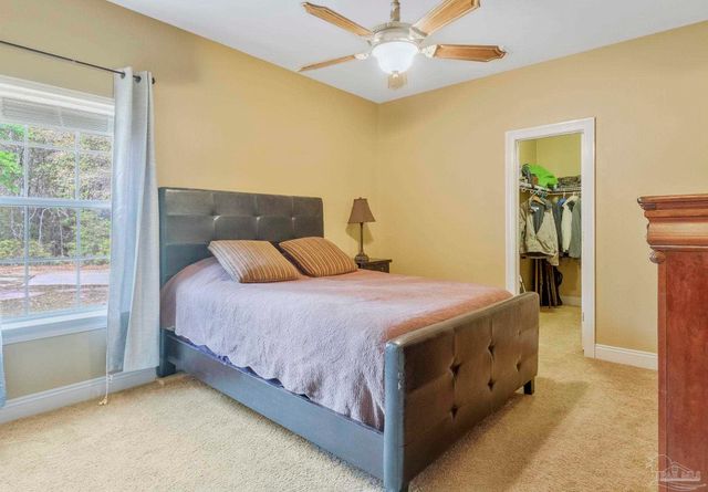 5700 Hunters Oak Trl, Milton, FL 32570