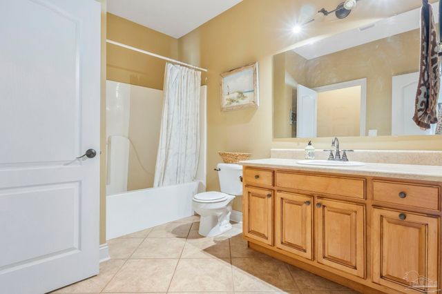 5700 Hunters Oak Trl, Milton, FL 32570