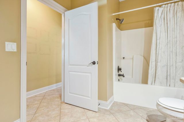 5700 Hunters Oak Trl, Milton, FL 32570