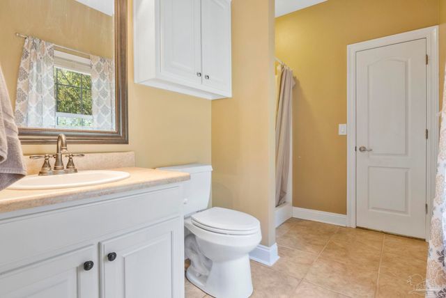 5700 Hunters Oak Trl, Milton, FL 32570