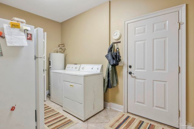 5700 Hunters Oak Trl, Milton, FL 32570