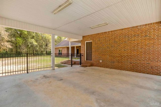 5700 Hunters Oak Trl, Milton, FL 32570