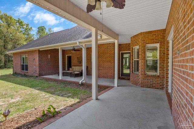 5700 Hunters Oak Trl, Milton, FL 32570