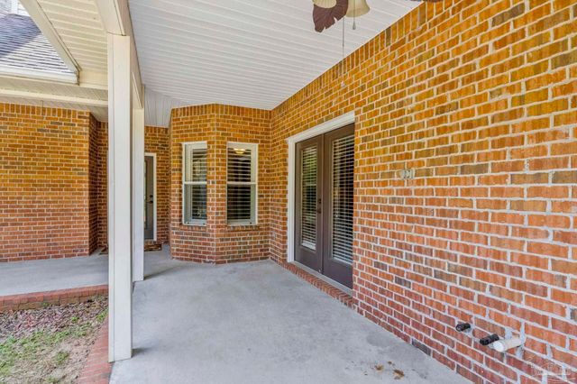 5700 Hunters Oak Trl, Milton, FL 32570