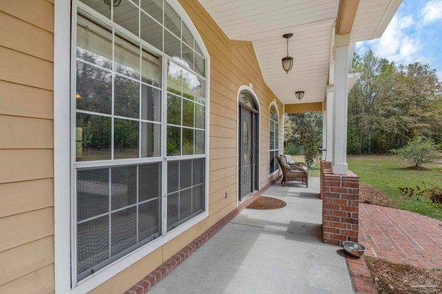 5700 Hunters Oak Trl, Milton, FL 32570