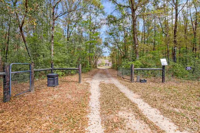 5700 Hunters Oak Trl, Milton, FL 32570