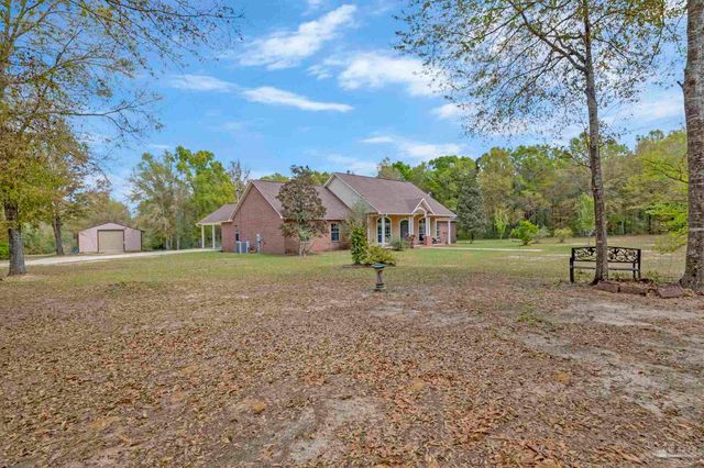 5700 Hunters Oak Trl, Milton, FL 32570