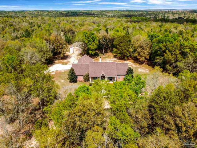 5700 Hunters Oak Trl, Milton, FL 32570