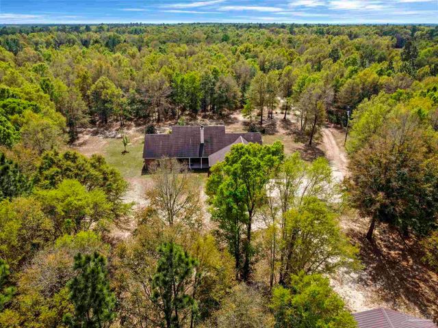 5700 Hunters Oak Trl, Milton, FL 32570