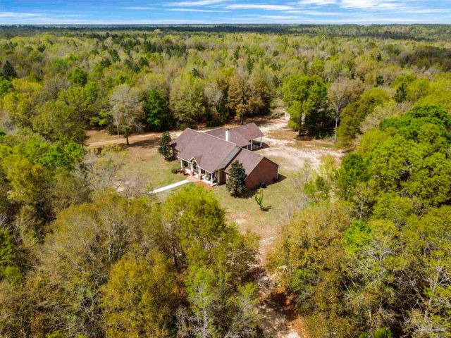 5700 Hunters Oak Trl, Milton, FL 32570