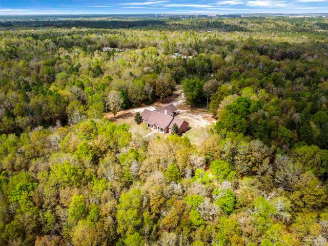 5700 Hunters Oak Trl, Milton, FL 32570