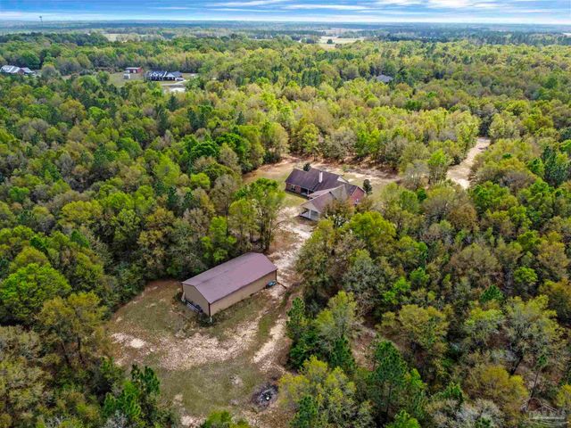 5700 Hunters Oak Trl, Milton, FL 32570