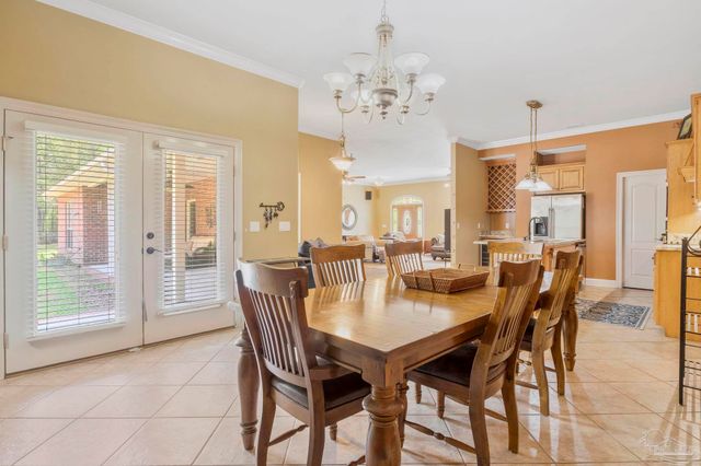 5700 Hunters Oak Trl, Milton, FL 32570