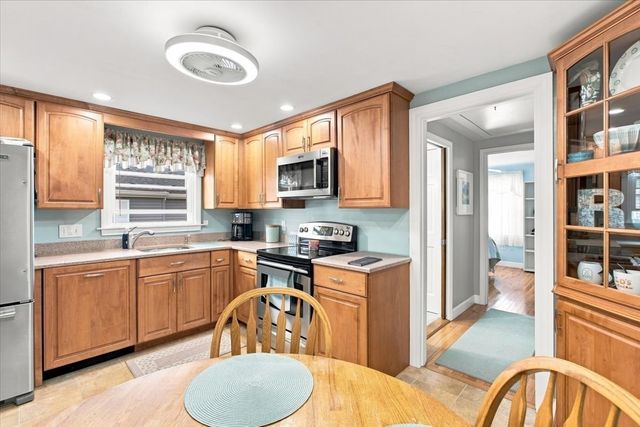 29 Garfield Ave, Beverly, MA 01915