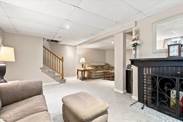 29 Garfield Ave, Beverly, MA 01915