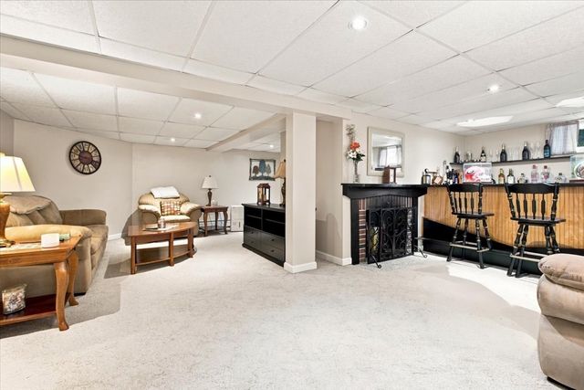 29 Garfield Ave, Beverly, MA 01915