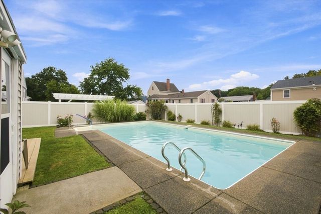 29 Garfield Ave, Beverly, MA 01915