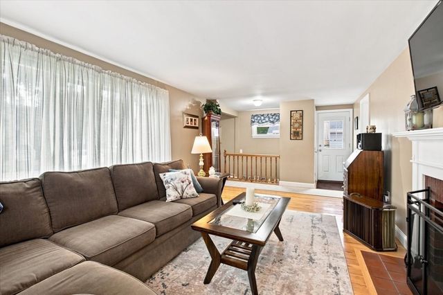 29 Garfield Ave, Beverly, MA 01915