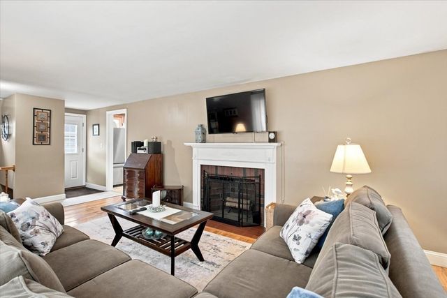 29 Garfield Ave, Beverly, MA 01915