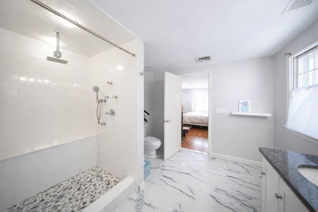 6 Adams Court 6, Hingham, MA 02043