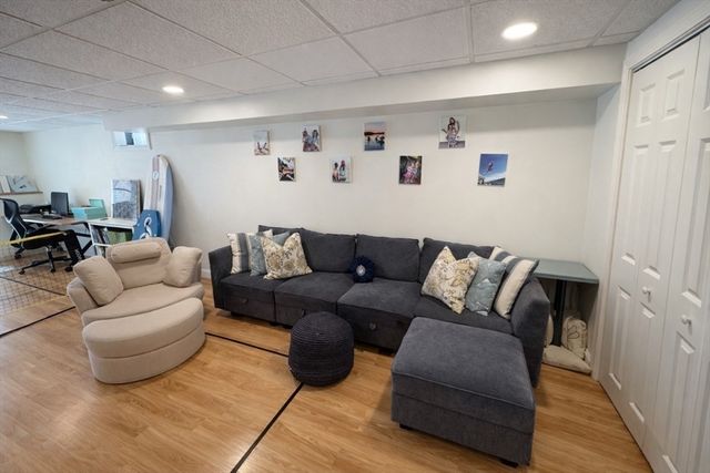 6 Adams Court 6, Hingham, MA 02043