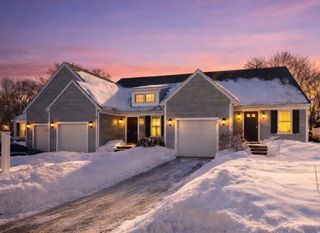 6 Adams Court 6, Hingham, MA 02043