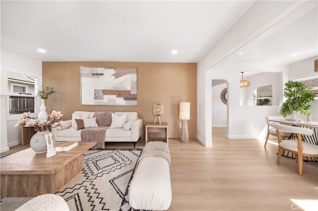 1166 N El Molino Avenue, Pasadena, CA 91104
