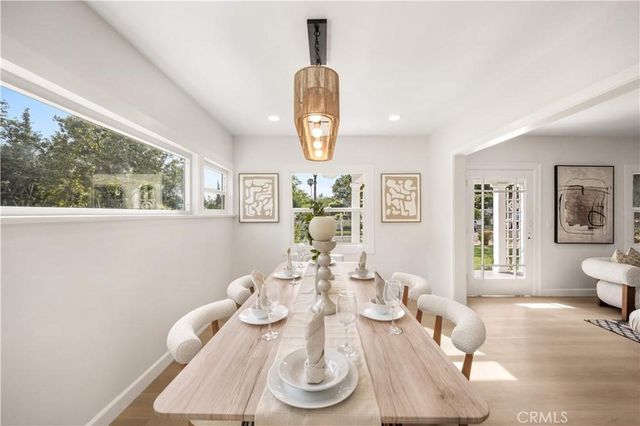 1166 N El Molino Avenue, Pasadena, CA 91104