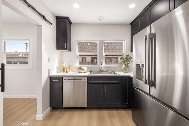1166 N El Molino Avenue, Pasadena, CA 91104