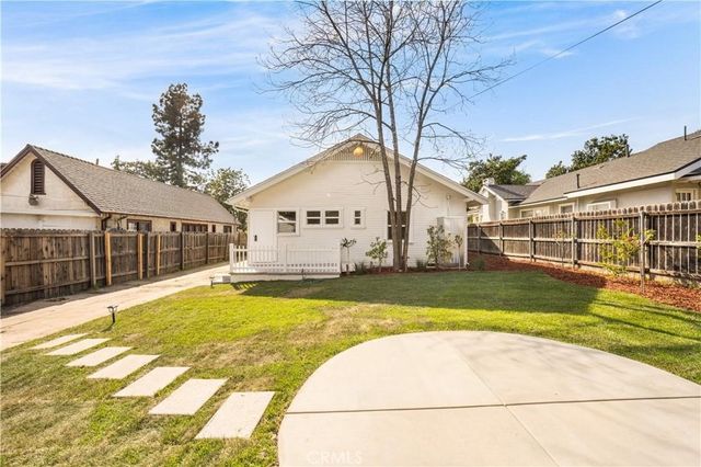 1166 N El Molino Avenue, Pasadena, CA 91104