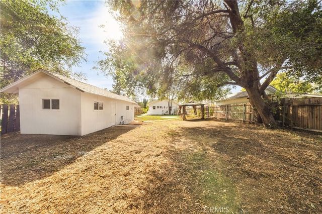 1166 N El Molino Avenue, Pasadena, CA 91104