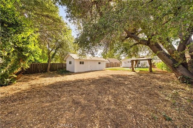 1166 N El Molino Avenue, Pasadena, CA 91104
