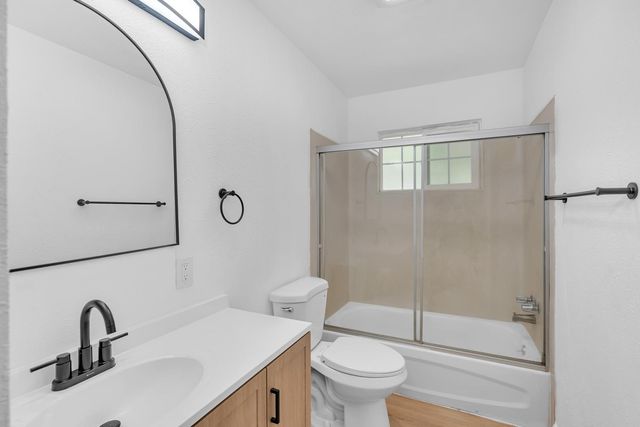 3655 N Lafayette, Fresno, CA 93705
